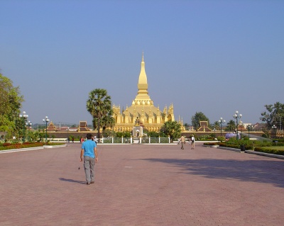 Великая ступа Пха Тхатлуанг в Вьентьяне