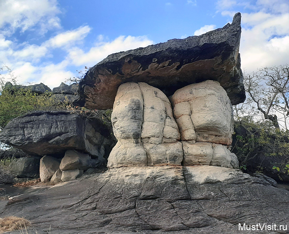 Каменные грибы парка Phu Pha Thoep (Мукдахан)