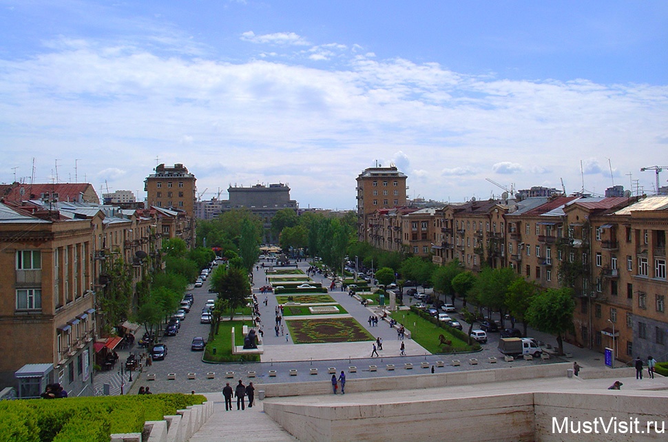 Большой каскад в Ереване