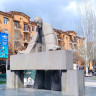 Скульптурная композиция, посвященная гениальному архитектору Александру Таманяну. Начало сквера перед Большим каскадом в Ереване.