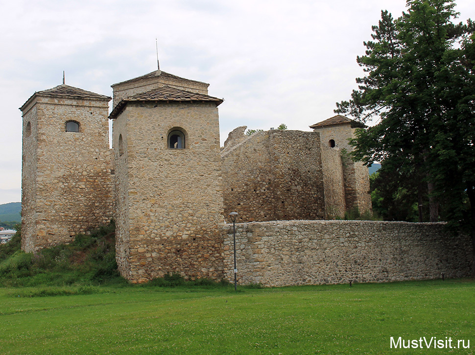 Момчилов град (крепость Момчило) в Пироте
