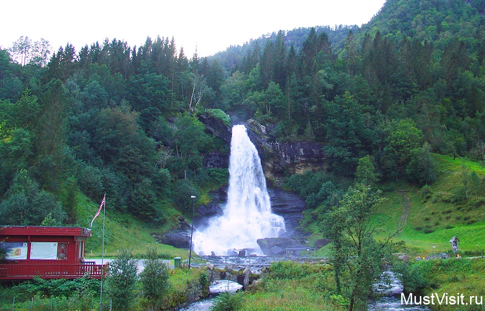 Водопад Стейндальсфоссен