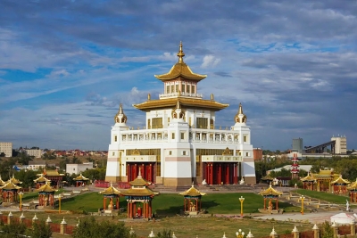 Буддийский храм Золотая обитель в Элисте