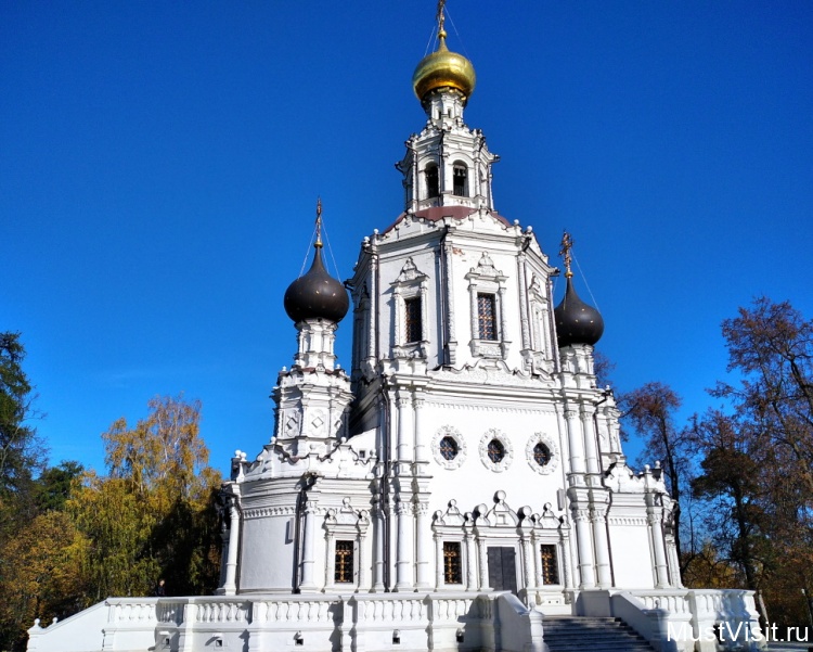 Церковь Троицы Живоначальной в Троице-Лыкове