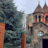 Церковь Сурб Зоравор Аствацацин в Ереване и часовня Святого Анании. Хачкары.