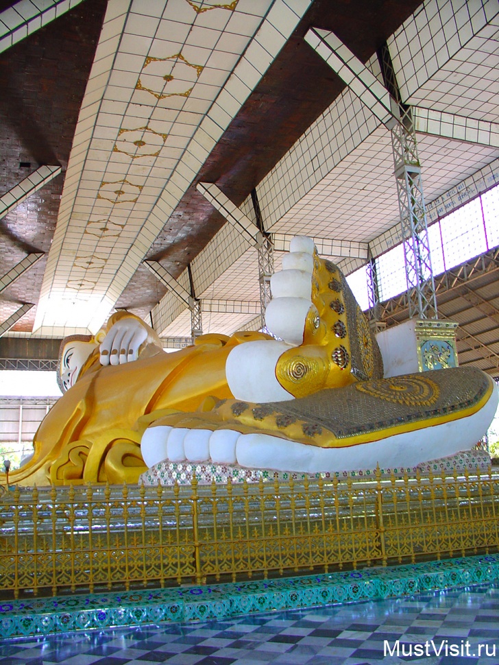 Лежащий Будда в пагоде Шветхальяун в Баго 