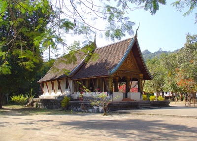 Храм Wat Long Khoun