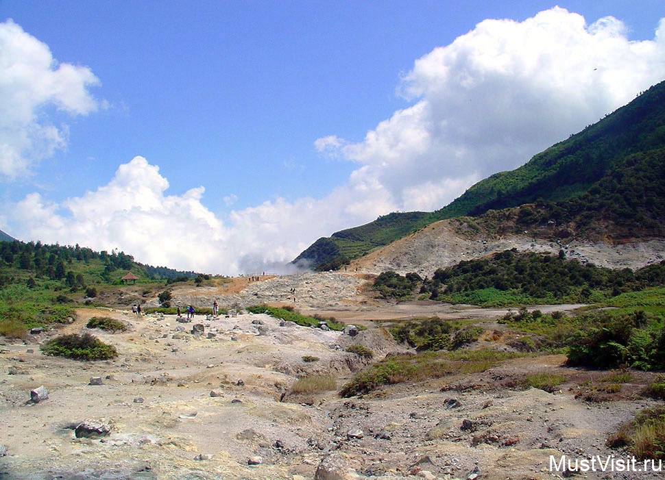 Геотермальная зона Kawah Sikidang на Плато Диенг (большой кальдеры вулкана Prau)