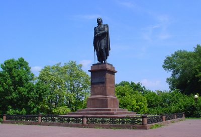 Памятник Кутузову в Смоленске