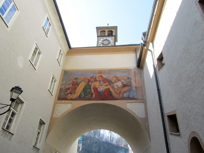 Арка с часами в Зальцбурге