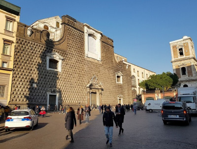 Церковь Джезу Нуово в Неаполе