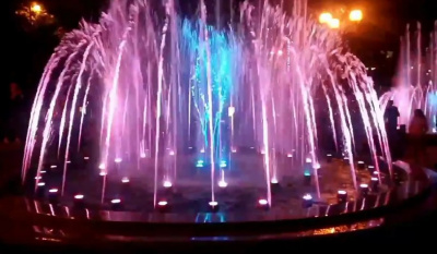 Поющий фонтан на Площади Независимости в Варне