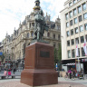 Статуя Давида Тенирса младшего в Антверпене