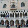 Венеция, дворец Дожей, портик с аркадой из 36-ти колонн (Palazzo Ducale) . 