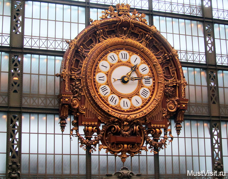 Часы в музея Л Орсе в Париже
