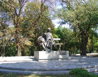Памятник Тарасу Шевченко в Чернигове