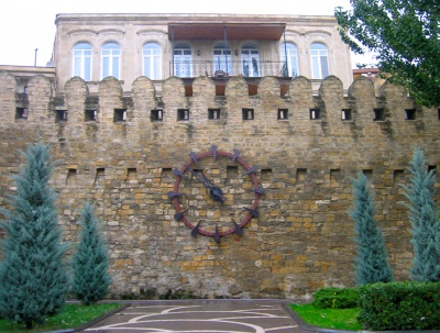 Городские часы в Баку