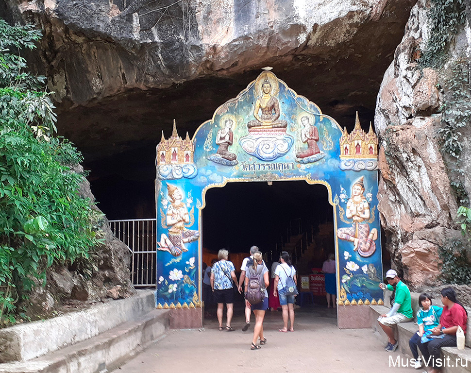Пещерный храм Suwankuha