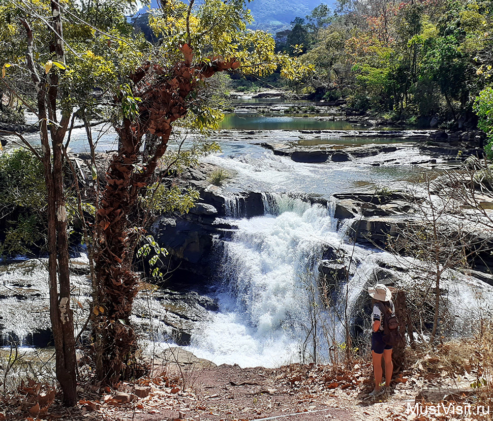 Водопад Tad Hang Waterfall на плато Болавен