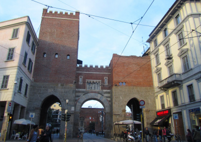 Ворота Тичинезе в Милане
