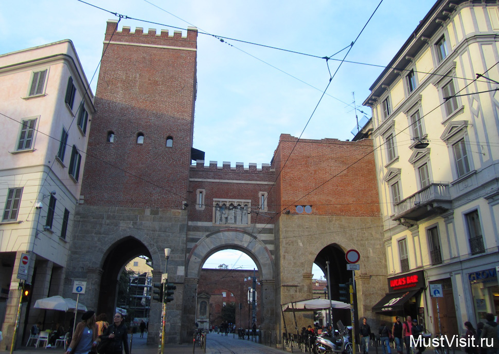 Ворота Тичинезе в Милане
