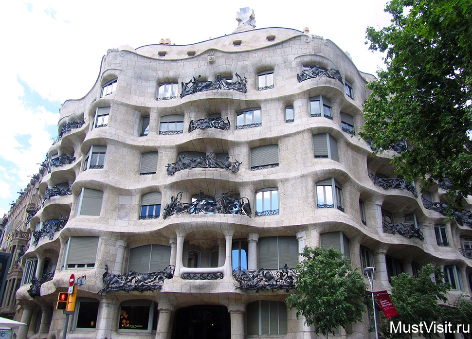 Каса-Мила (дом арх.Гауди) в Барселоне