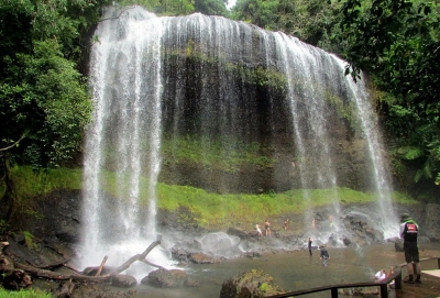 Водопад Нгардмау 