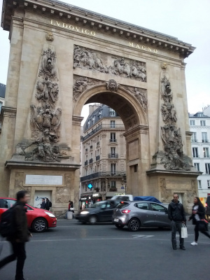 Первая триумфальная арка Парижа – Ворота Сен-Дени