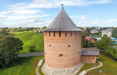 Белая (Алексеевская) башня в Великом Новгороде