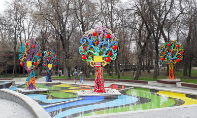 Центральный парк культуры и отдыха имени Горького в Алматы