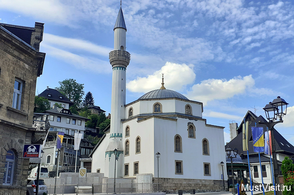 Мечеть Эсме Султании в Яйце