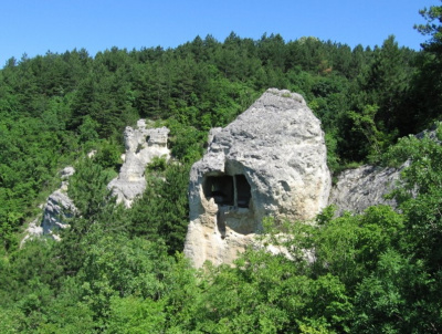 Осмарски скални манастири