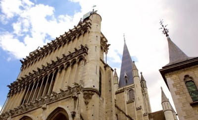Церковь Нотр-Дам-де-Дижон в Дижоне