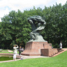Памятник Фридерику Шопену в парке Лазенки