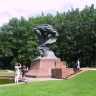 Памятник Фредерику Шопену в парке Лазенки