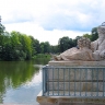 Скульптура на террасе перед дворцом, изображающая реку Буг.