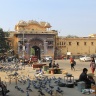 Ворота городского Дворца в Джайпуре