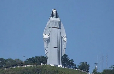 Статуя Девы Марии в Трухильо