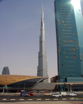 Башня Бурдж-аль-Халифа-самое высокое здание в мире