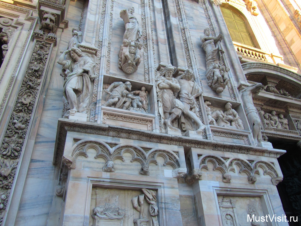 Миланский собор Дуомо, фрагменты внешнего декора.