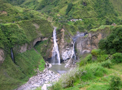 Водопад Эгоян (Агоян) в Баньосе