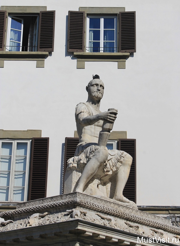 Памятник Джованни Делле Банде Нере во Флоренции