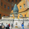 Римский фонтан "Сосновая шишка" в Ватикане