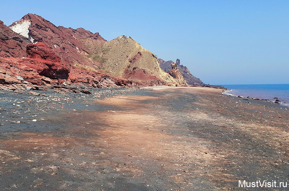 Красный и серебряный пляжи на острове Ормуз