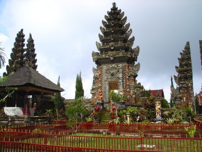 Храм Пура Улун Батур на о.Бали