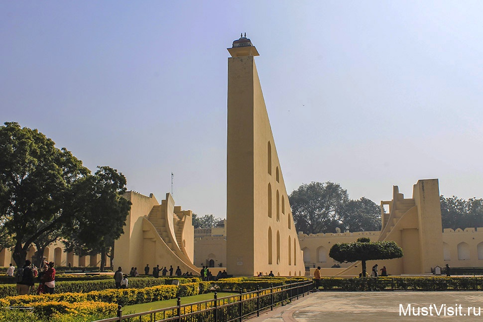 Обсерватория Джантар-Мантар в Джайпуре