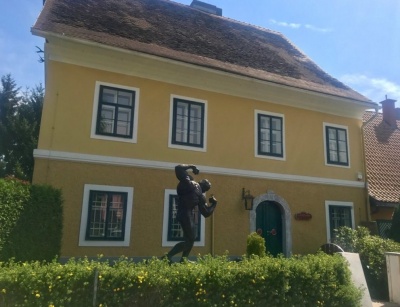 Дом-музей Арнольда Шварценеггера в городе Таль