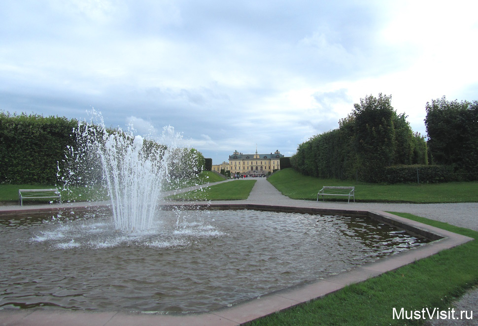 Дворцово-парковый ансамбль Дроттнингхольм (Дротнингхольм), фонтан.