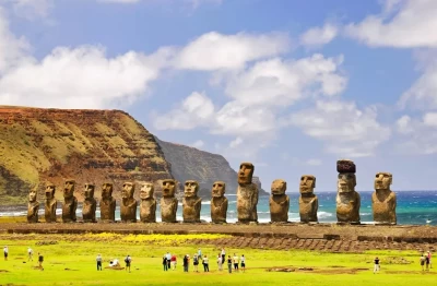 Моаи-каменные статуи острова Пасхи