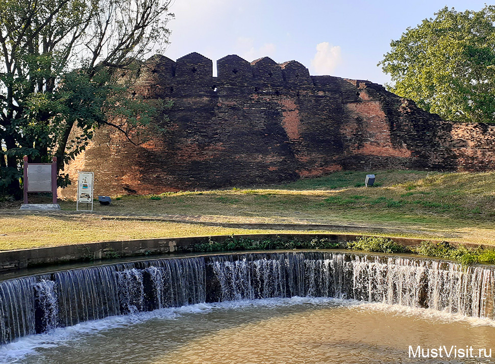Крепостные стены Чиангмая